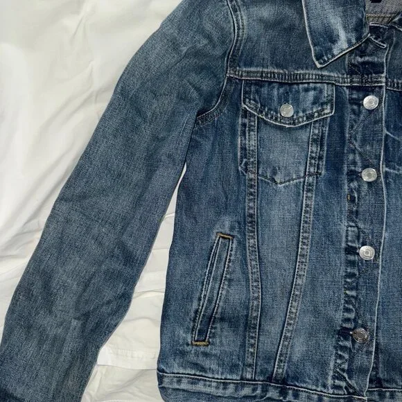 GAP Classic Denim Jean Jacket - Picture 4 of 8
